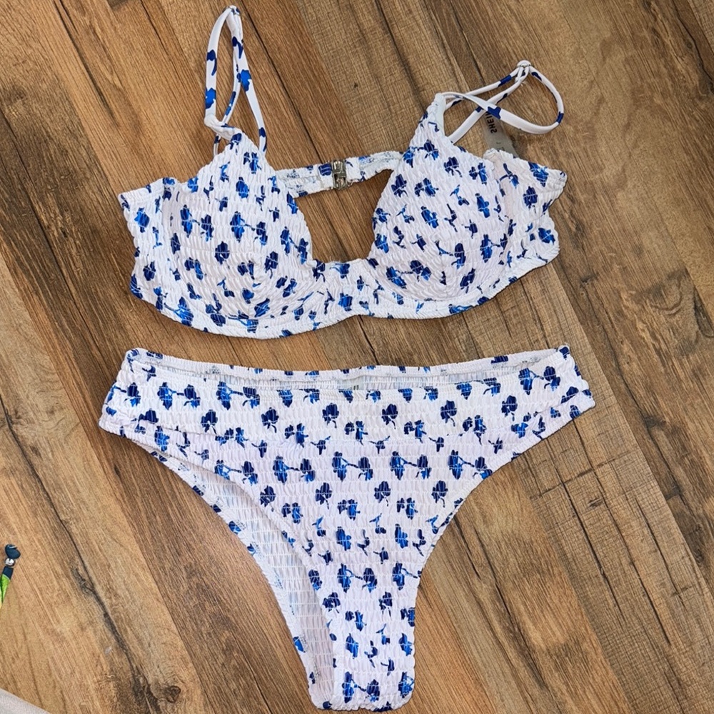 SHEIN White and Blue Patterned Bikini